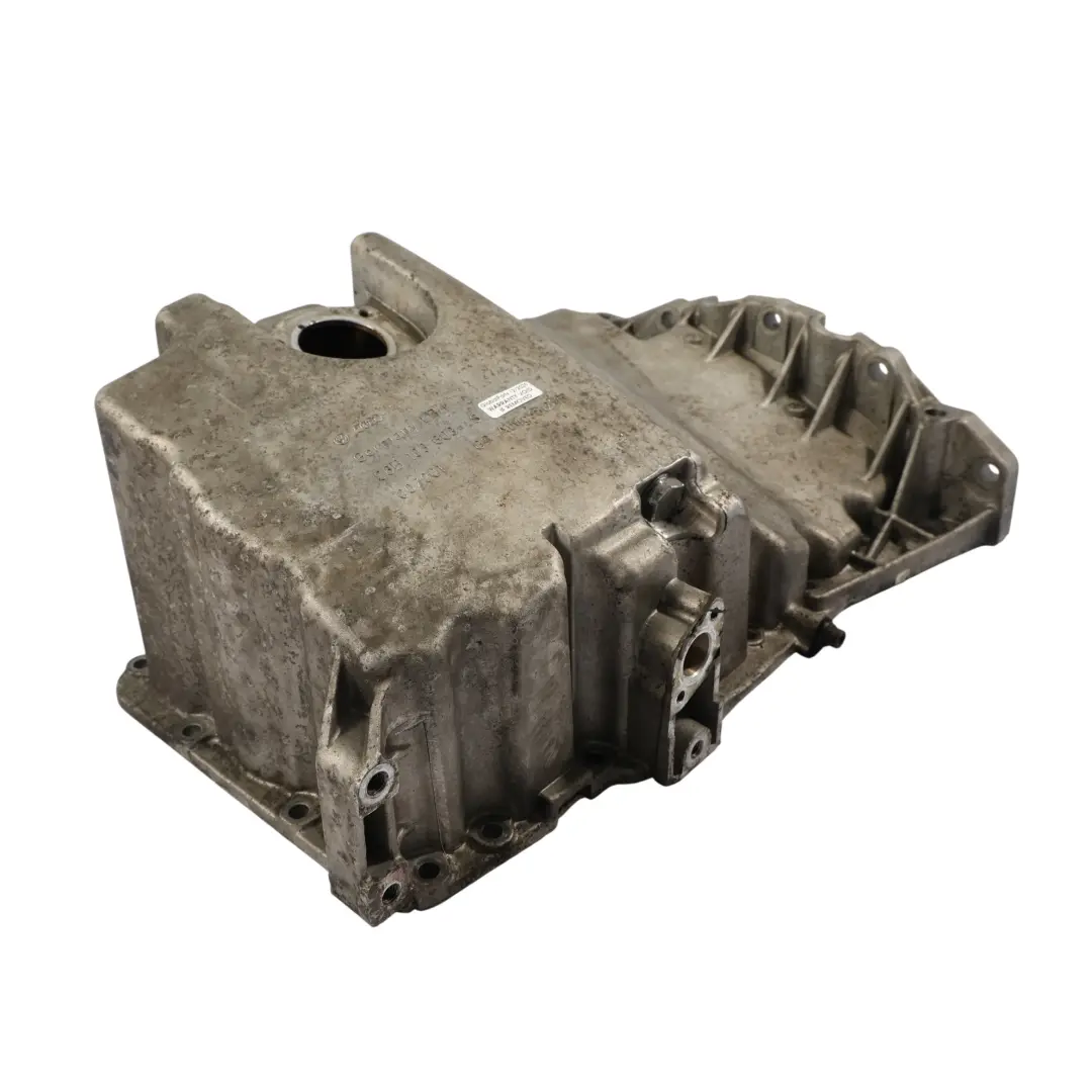 Coppa Dell Olio Motore 2.0 TFSI Benzina per Audi A4 B7 A6 C6 con numero di parte 06B103601CG Audi A4 B7 A6 C6 Coppa Dell Olio Motore 2.0 TFSI Benzina - SKU 06B103601CG - Numero di parte 06B103601CG