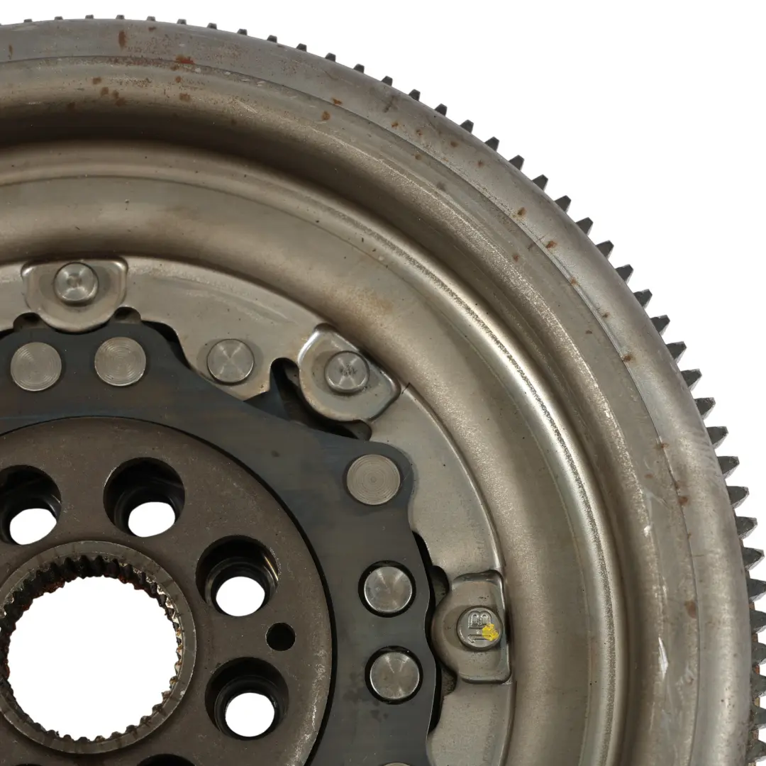 1Z Koło Zamachowe Dwumasowe 2.0 TSI CCZA do Skoda Octavia RS o numerze 06J105266AE Skoda Octavia RS 1Z Koło Zamachowe Dwumasowe 2.0 TSI CCZA - SKU 06J105266AE - Numer Części 06J105266AE