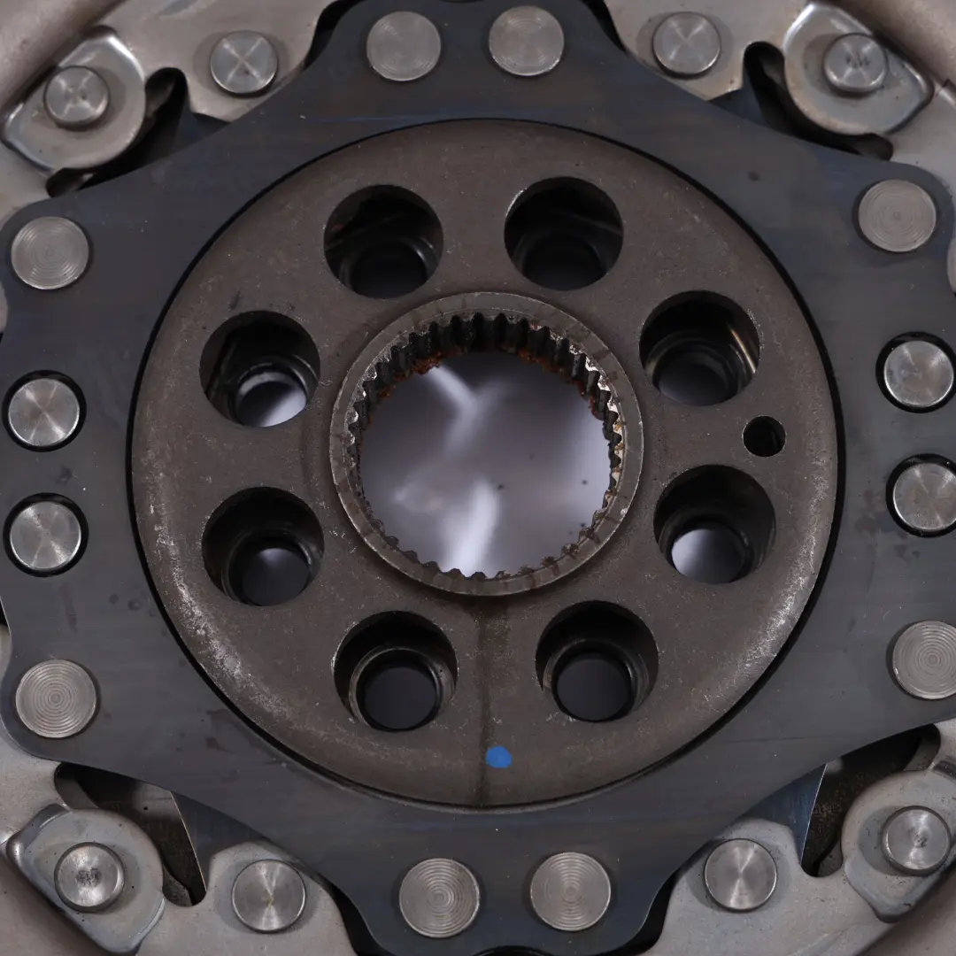 1Z Volant Bimasse Boîte Automatique 2.0 TSI CCZA pour Skoda Octavia RS à propos du numéro de pièce 06J105266AE Skoda Octavia RS 1Z Volant Bimasse Boîte Automatique 2.0 TSI CCZA - SKU 06J105266AE - Numéro de pièce 06J105266AE