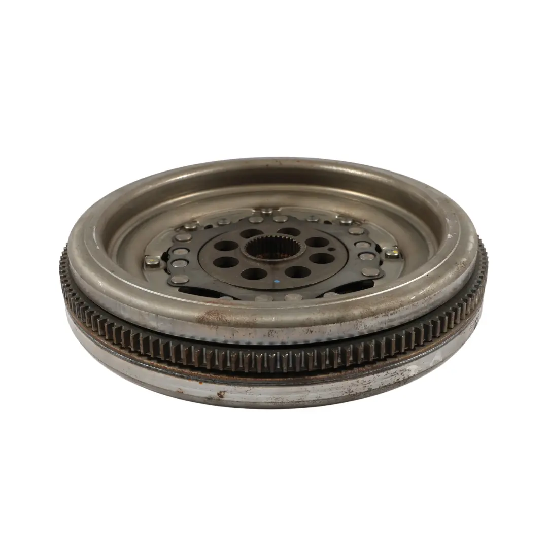 1Z Volant Bimasse Boîte Automatique 2.0 TSI CCZA pour Skoda Octavia RS à propos du numéro de pièce 06J105266AE Skoda Octavia RS 1Z Volant Bimasse Boîte Automatique 2.0 TSI CCZA - SKU 06J105266AE - Numéro de pièce 06J105266AE