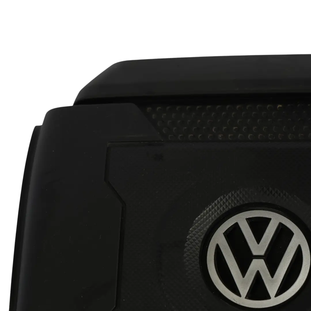 Obere Abdeckung Verkleidung Benzinmotor 2.0 TSI für Volkswagen Golf Mk7 mit Teilenummer 06K103925BN Volkswagen Golf Mk7 Obere Abdeckung Verkleidung Benzinmotor 2.0 TSI - SKU 06K103925BN - Teilenummer 06K103925BN
