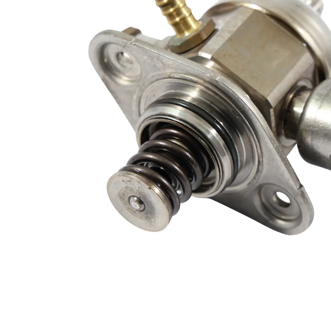 Bomba Combustible Alta Presión 1.8 TFSI para Audi A4 B8 A5 8T VW Polo 6R con número de pieza 06K127025D Audi A4 B8 A5 8T VW Polo 6R Bomba Combustible Alta Presión 1.8 TFSI - SKU 06K127025D - Número de pieza 06K127025D