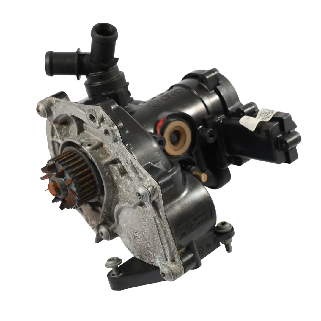 Pompa Wody Obudowa Termostatu do Audi A3 S3 8V 2.0 TFSI o numerze 06L121111M Audi A3 S3 8V 2.0 TFSI Pompa Wody Obudowa Termostatu - SKU 06L121111M-1 - Numer Części 06L121111M