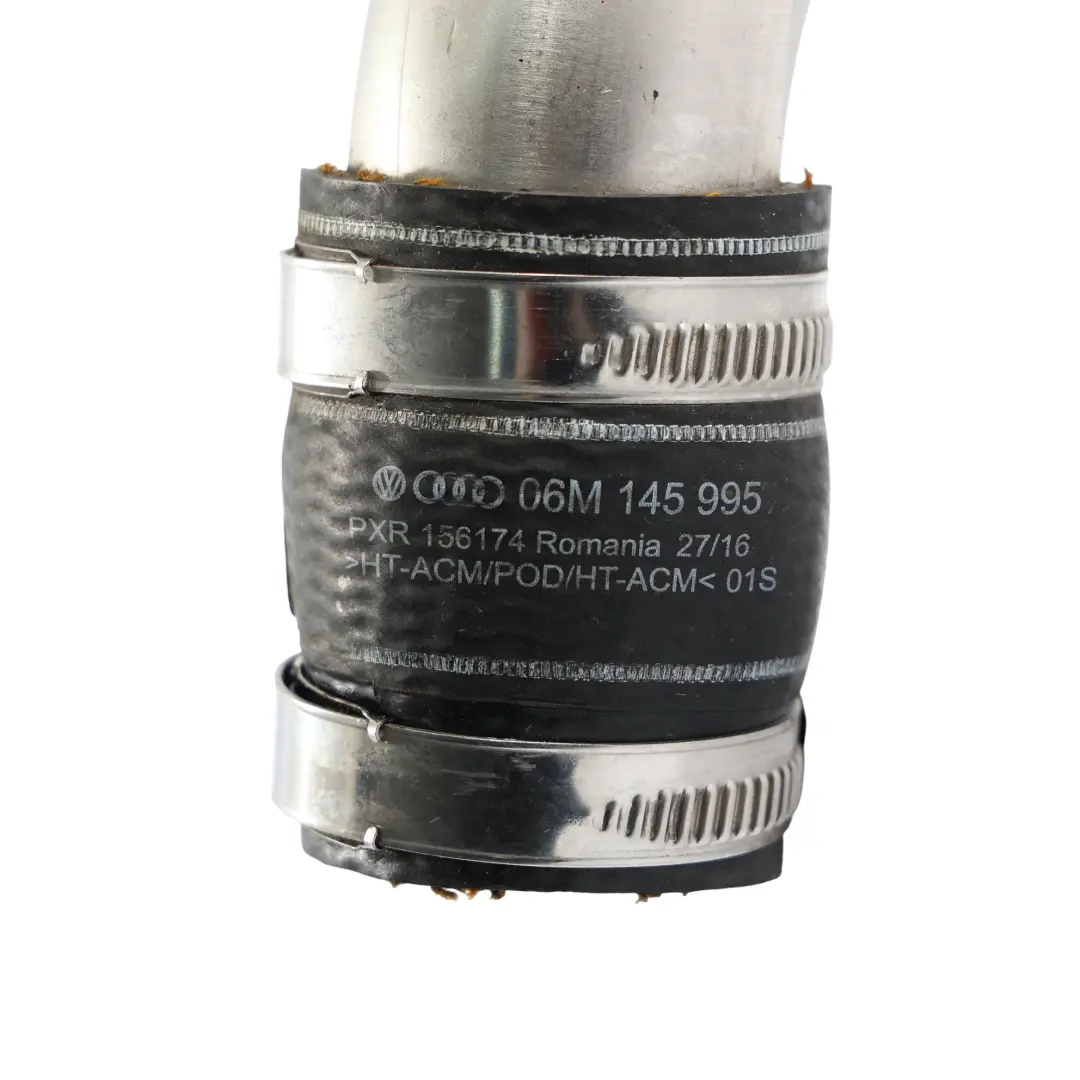 Tubo Flessibile Di Aspirazione Dell'Aria Turbo per Audi A6 C8 RS5 F5 con numero di parte 06M145995 Audi A6 C8 RS5 F5 Tubo Flessibile Di Aspirazione Dell'Aria Turbo - SKU 06M145995 - Numero di parte 06M145995