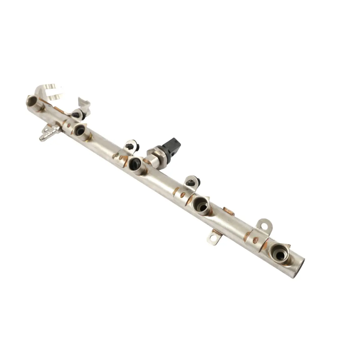 Tubo Linea Iniezione Carburante 2.5 TFSI Benzina per Audi RS3 8V con numero di parte 07K133681B Audi RS3 8V Tubo Linea Iniezione Carburante 2.5 TFSI Benzina - SKU 07K133681B-1 - Numero di parte 07K133681B