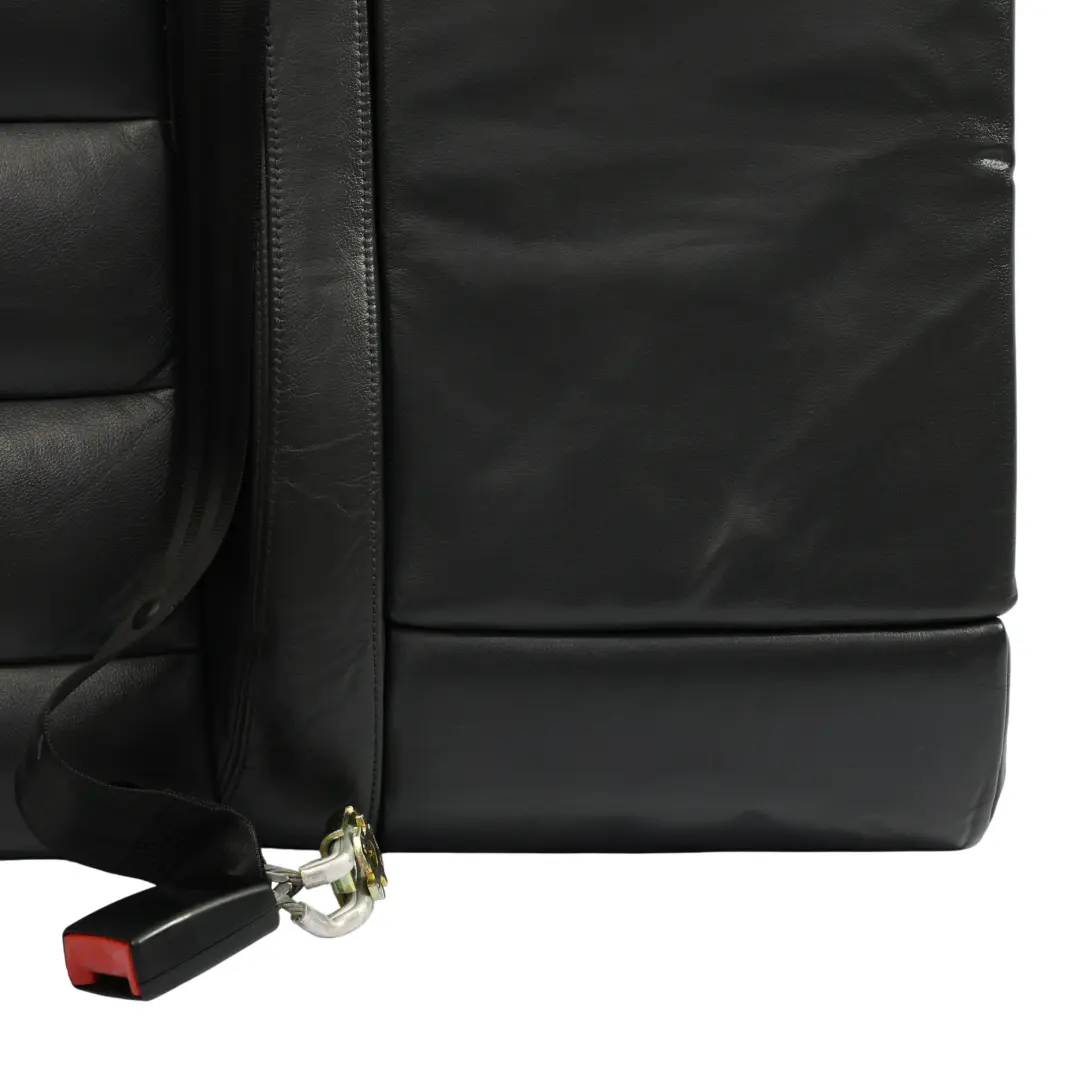 Funda Respaldo Asiento Trasero Derecho Cuero Negro para VW Golf 5 con número de pieza 1K0885806FQ VW Golf 5 Funda Respaldo Asiento Trasero Derecho Cuero Negro - SKU 1K0885806FQ - Número de pieza 1K0885806FQ