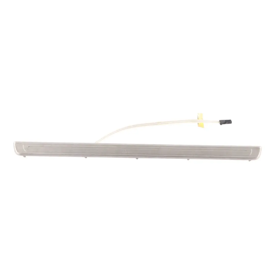 Moldura Tira Entrada Delantera Izquierda para Volkswagen Golf MK7 R con número de pieza 1K0972709 Volkswagen Golf MK7 R Moldura Tira Entrada Delantera Izquierda - SKU 1K0972709 - Número de pieza 1K0972709
