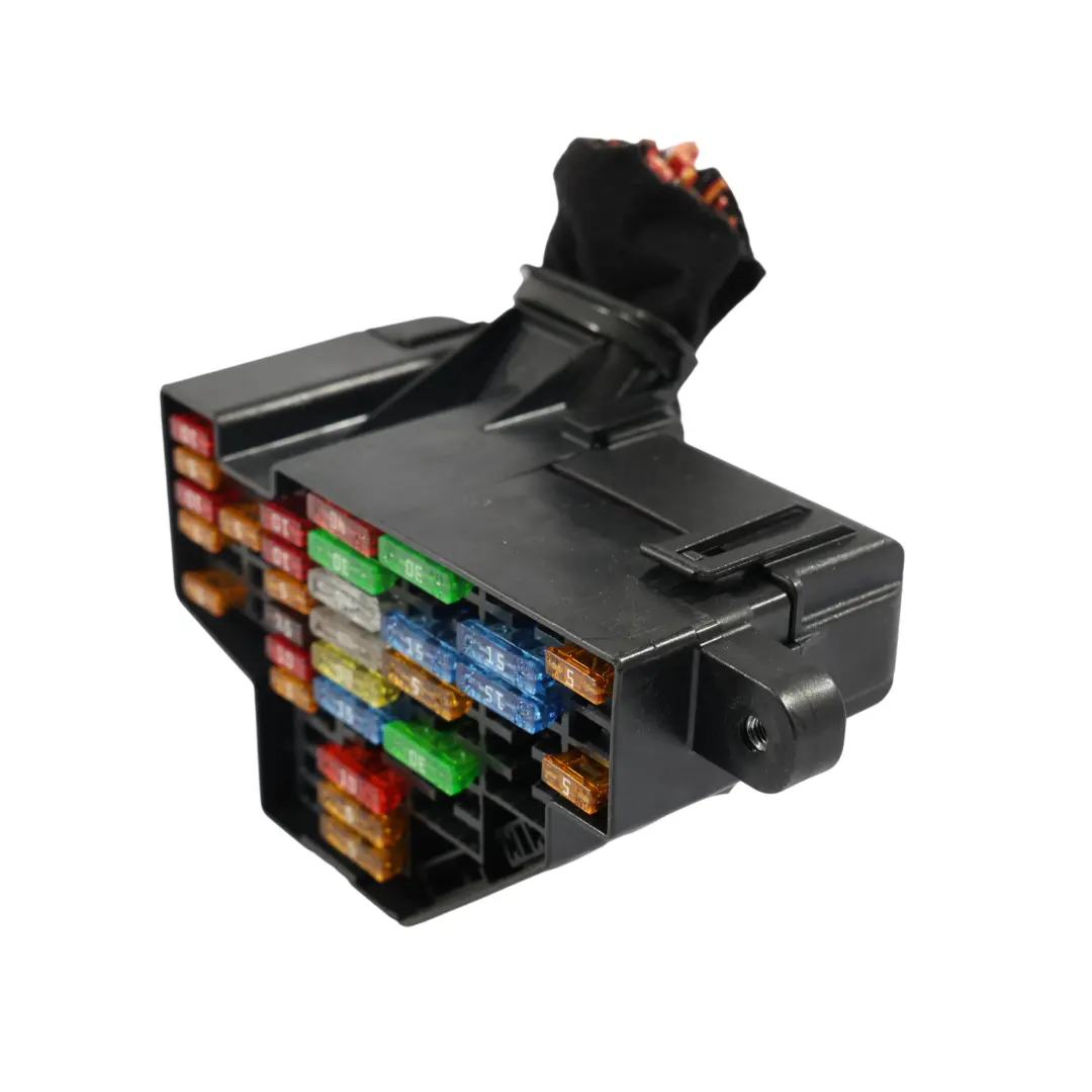 Boîte fusibles Unité contrôle Relais distribution énergie pour VW Golf V à propos du numéro de pièce 1K2941824 VW Golf V Boîte fusibles Unité contrôle Relais distribution énergie - SKU 1K2941824 - Numéro de pièce 1K2941824