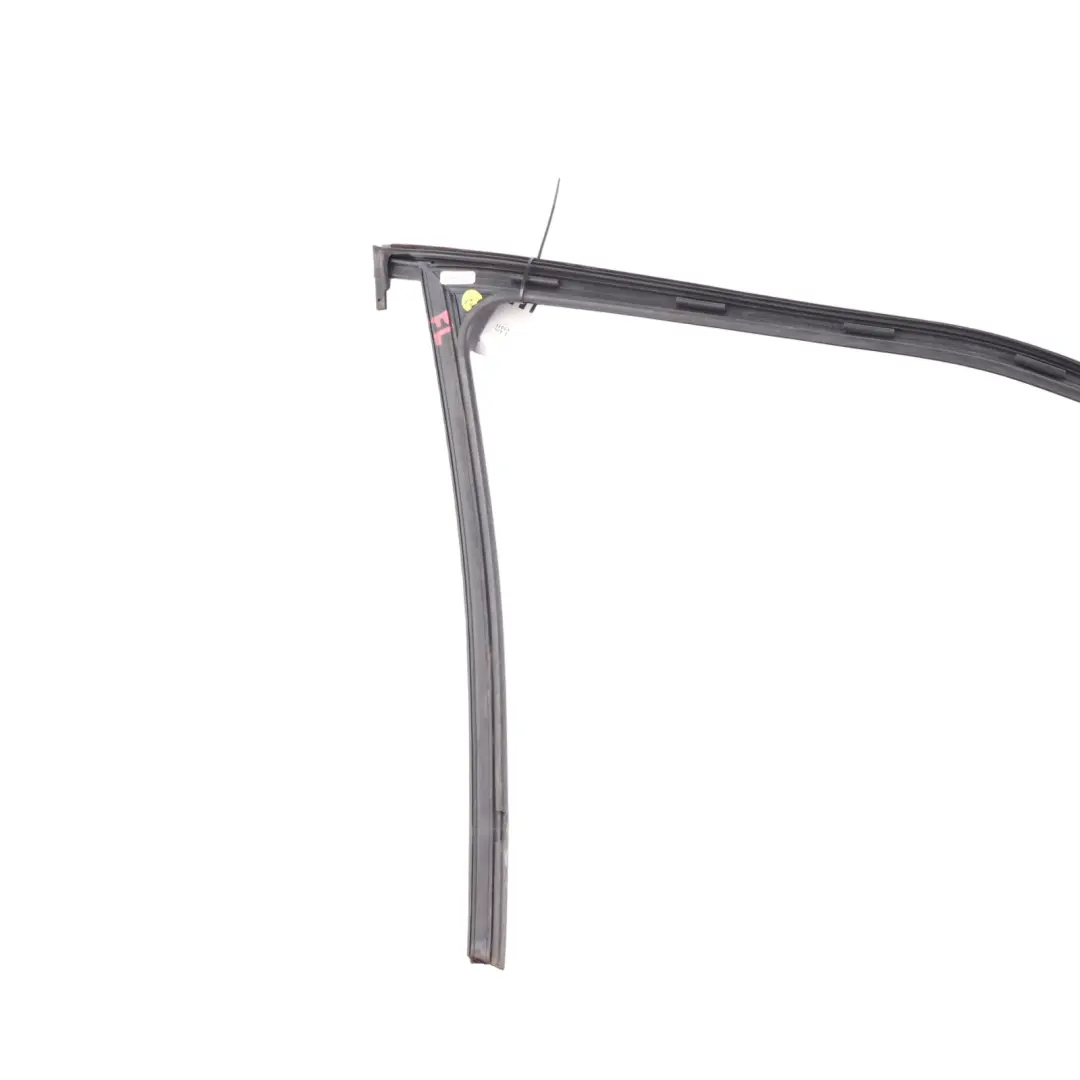 Mk5 5 Door Front Door Window Rubber Seal Right O/S 1K4837432B to VW Volkswagen Golf with Part number 1K4837431B VW Volkswagen Golf Mk5 5 Door Front Door Window Rubber Seal Right O/S 1K4837432B - SKU 1K4837431B - Part number 1K4837431B