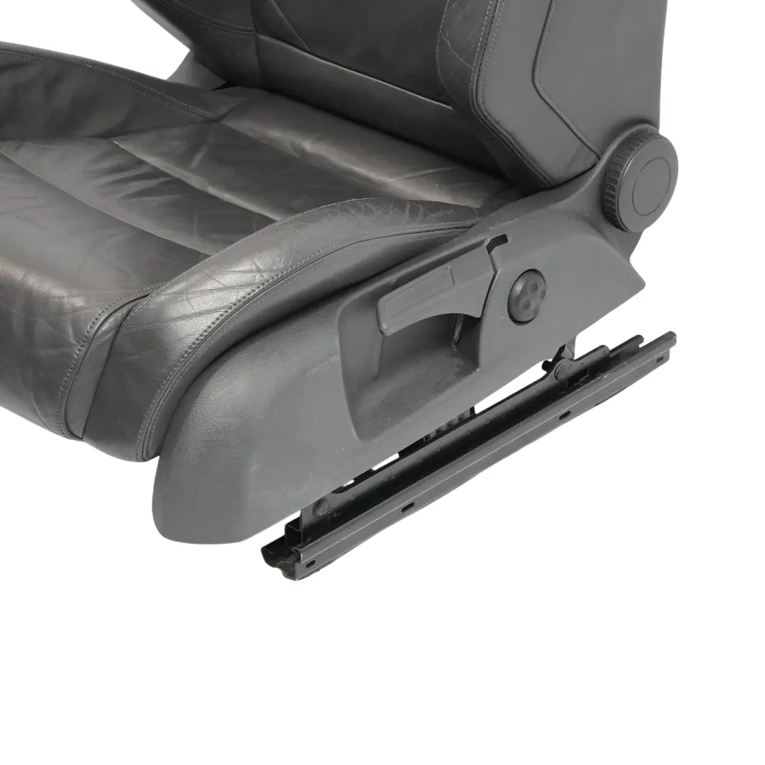 Mk5 5 Portes Siège Avant Gauche Chauffant En Cuir Anthracite pour Volkswagen Golf GTI à propos du numéro de pièce 1K4881805GE Volkswagen Golf GTI Mk5 5 Portes Siège Avant Gauche Chauffant En Cuir Anthracite - SKU 1K4881805GE-1 - Numéro de pièce 1K4881805GE