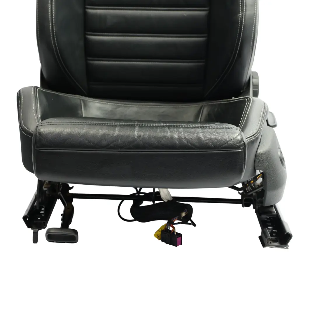 Mk3 3 Türer Vordersitz Beheizt Leder Schwarz Links für Volkswagen Scirocco mit Teilenummer 1K8881805AT Volkswagen Scirocco Mk3 3 Türer Vordersitz Beheizt Leder Schwarz Links - SKU 1K8881805AT-1 - Teilenummer 1K8881805AT