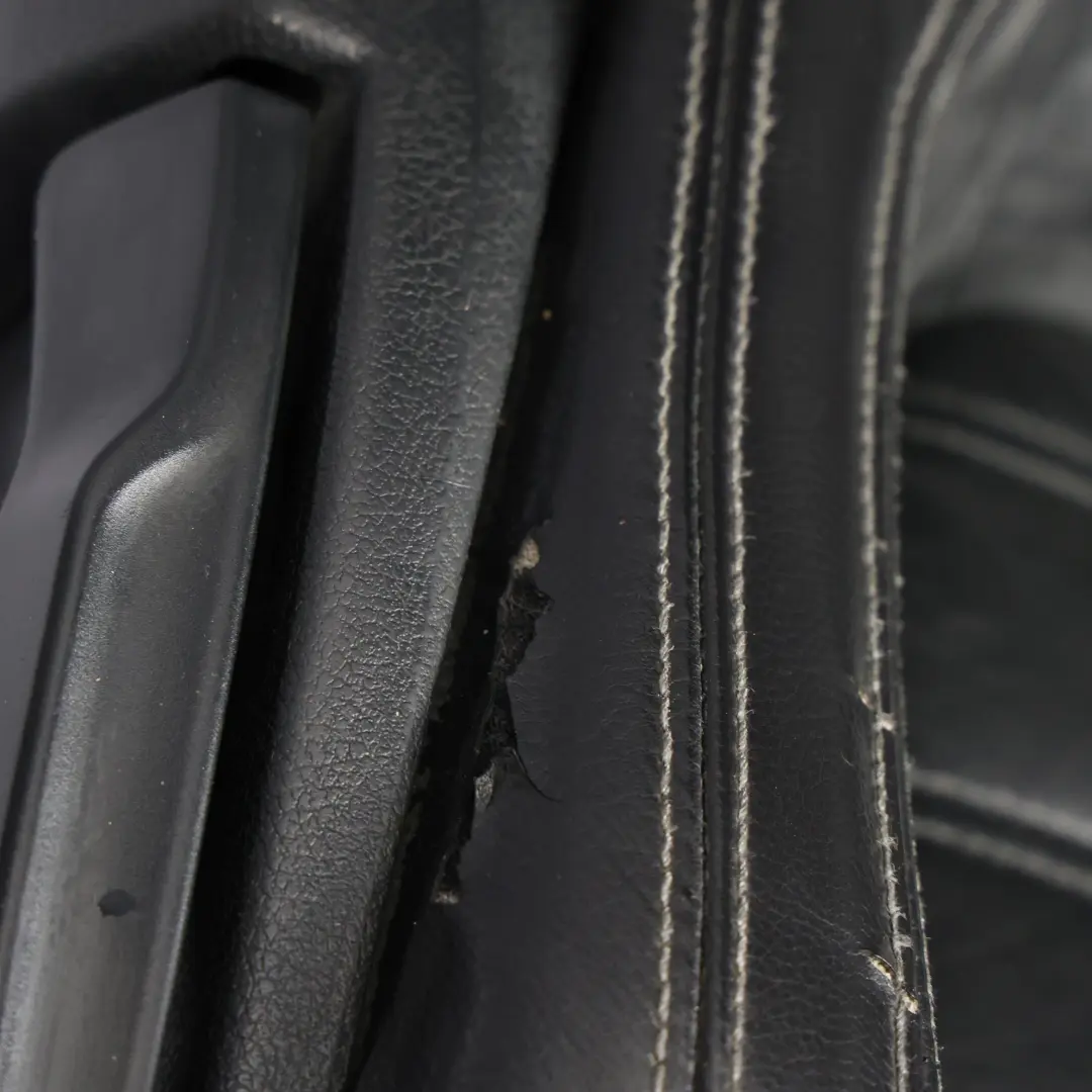 Mk3 Siège Avant Chauffant Droit 3 Portes Cuir Noir Gris pour Volkswagen Scirocco à propos du numéro de pièce 1K8881806AS Volkswagen Scirocco Mk3 Siège Avant Chauffant Droit 3 Portes Cuir Noir Gris - SKU 1K8881806AS-1 - Numéro de pièce 1K8881806AS