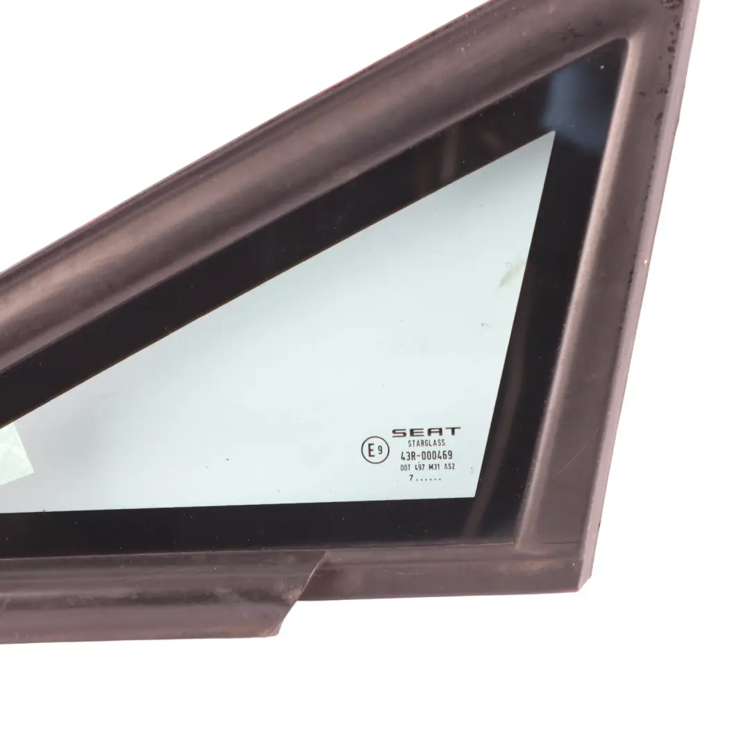 1P Mk2 Front Door Fixed WIndow Glass Triangle AS2 Left N/S to Seat Leon with Part number 1P0845411A Seat Leon 1P Mk2 Front Door Fixed WIndow Glass Triangle AS2 Left N/S - SKU 1P0845411A - Part number 1P0845411A