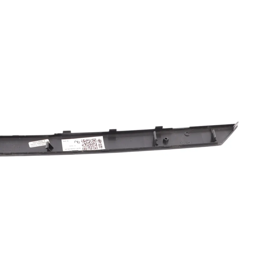 Mk2 1P Moldura Panel Puerta Delantera Izquierda para Seat Leon con número de pieza 1P0867197 Seat Leon Mk2 1P Moldura Panel Puerta Delantera Izquierda - SKU 1P0867197 - Número de pieza 1P0867197