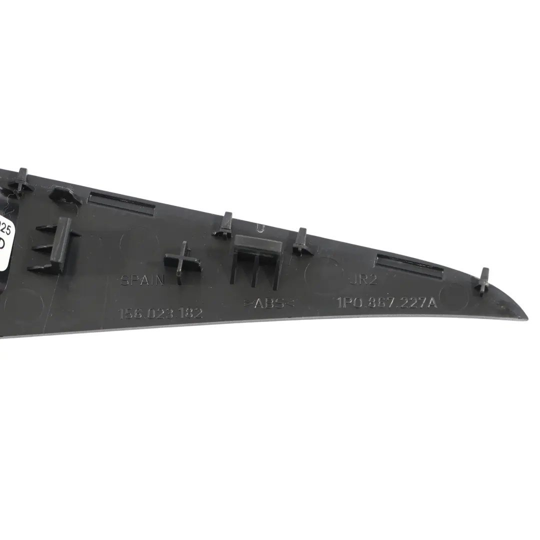 Seat Leon 1P Panneau De Lève Vitre Arrière Gauche Côté Conducteur - SKU 1P0867227A - Numéro de pièce 1P0867227A