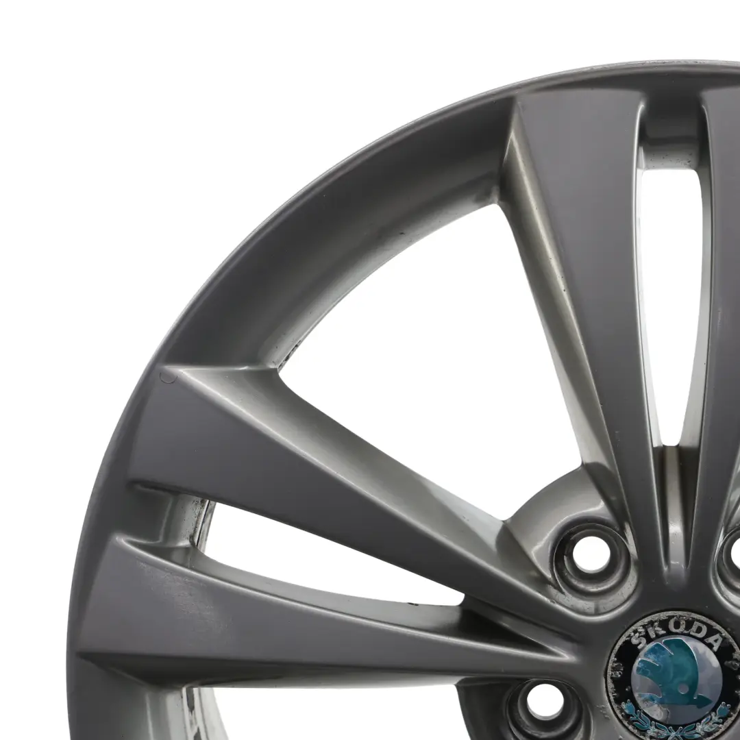 Mk2 Leichtmetall Felge Silber 18" 7,5J ET:51 für Skoda Octavia RS mit Teilenummer 1Z0601025AD Skoda Octavia RS Mk2 Leichtmetall Felge Silber 18" 7,5J ET:51 - SKU 1Z0601025AD-3 - Teilenummer 1Z0601025AD