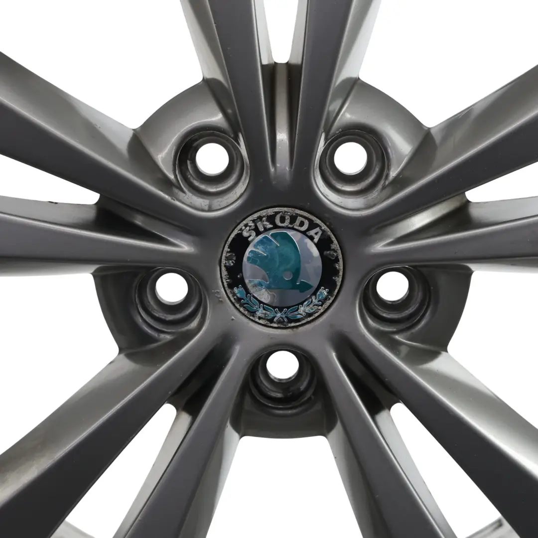 Mk2 Felga Aluminiowa Srebrna 18" 7.5J ET:51 do Skoda Octavia RS o numerze 1Z0601025AD Skoda Octavia RS Mk2 Felga Aluminiowa Srebrna 18" 7.5J ET:51 - SKU 1Z0601025AD-3 - Numer Części 1Z0601025AD