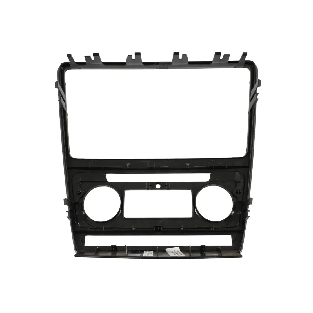 Osłona Panel Ramka Deski Rozdzielczej do Skoda Octavia II o numerze 1Z0858069DF Skoda Octavia II Osłona Panel Ramka Deski Rozdzielczej - SKU 1Z0858069DF - Numer Części 1Z0858069DF