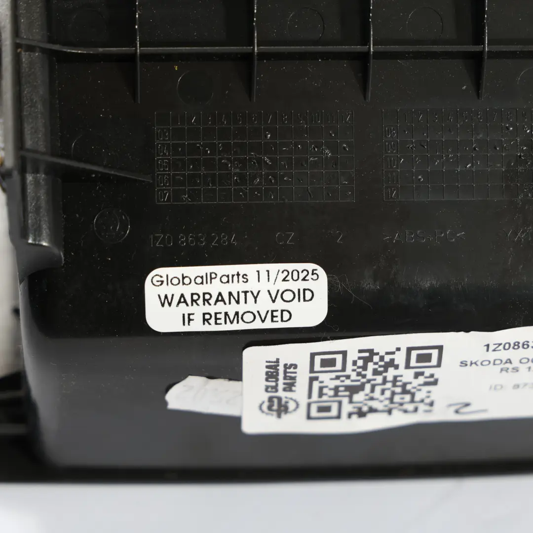 Mk2 1Z Schowek Tunelu Środkowego do Skoda Octavia o numerze 1Z0863284 Skoda Octavia Mk2 1Z Schowek Tunelu Środkowego - SKU 1Z0863284 - Numer Części 1Z0863284