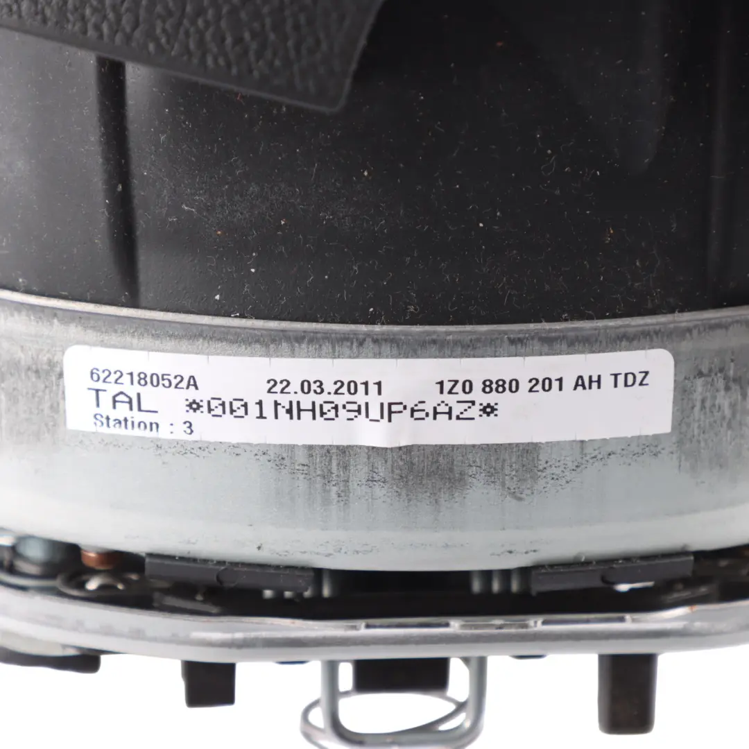 Mk2 1Z Steering Wheel Air Module Driver's Side Unit to Skoda Octavia with Part number 1Z0880201AH Skoda Octavia Mk2 1Z Steering Wheel Air Module Driver's Side Unit - SKU 1Z0880201AH - Part number 1Z0880201AH