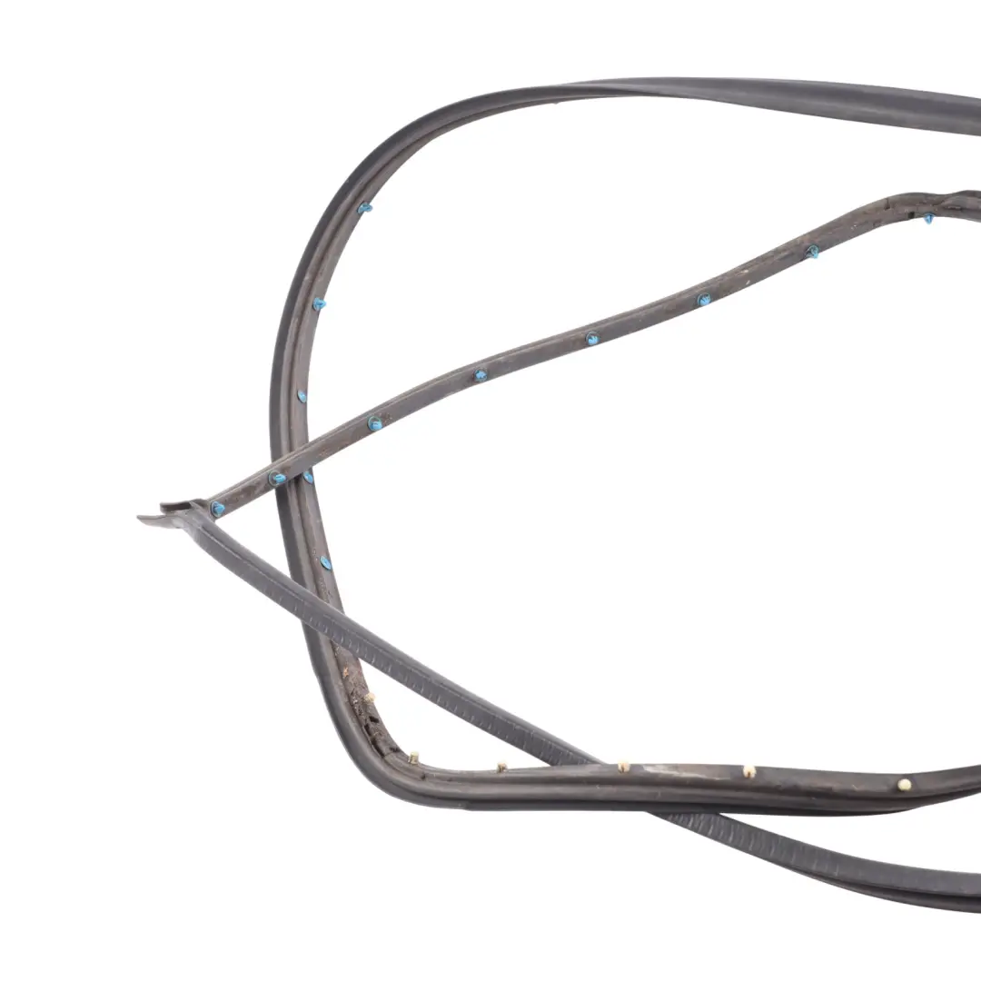 Skoda Octavia 1Z Outer Door Edge Seak Gasket Rubber Rear Right O/S - SKU 1Z5839698D - Part number 1Z5839698D