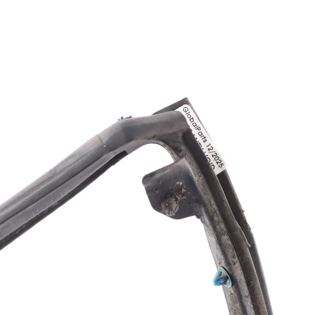 Skoda Octavia 1Z Outer Door Edge Seak Gasket Rubber Rear Right O/S - SKU 1Z5839698D - Part number 1Z5839698D