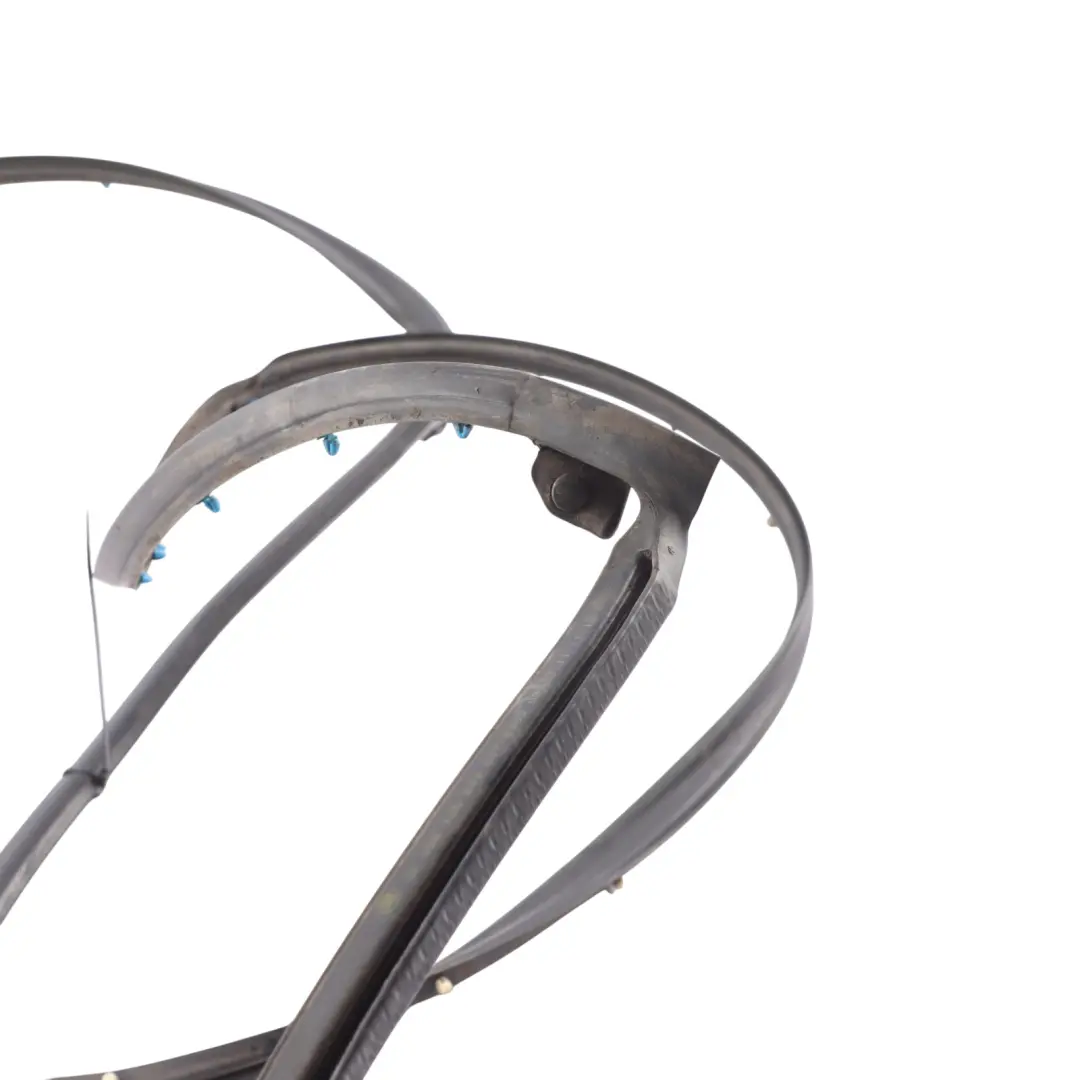 1Z Outer Door Edge Seak Gasket Rubber Rear Right O/S to Skoda Octavia with Part number 1Z5839698D Skoda Octavia 1Z Outer Door Edge Seak Gasket Rubber Rear Right O/S - SKU 1Z5839698D - Part number 1Z5839698D