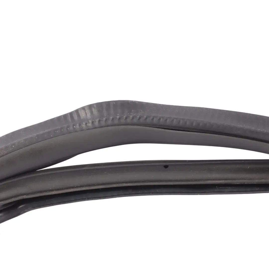 Mk2 1Z Hatchback Rear Door Left Right N/O/S Seal Gasket to Skoda Octavia with Part number 1Z5867367K Skoda Octavia Mk2 1Z Hatchback Rear Door Left Right N/O/S Seal Gasket - SKU 1Z5867367K - Part number 1Z5867367K