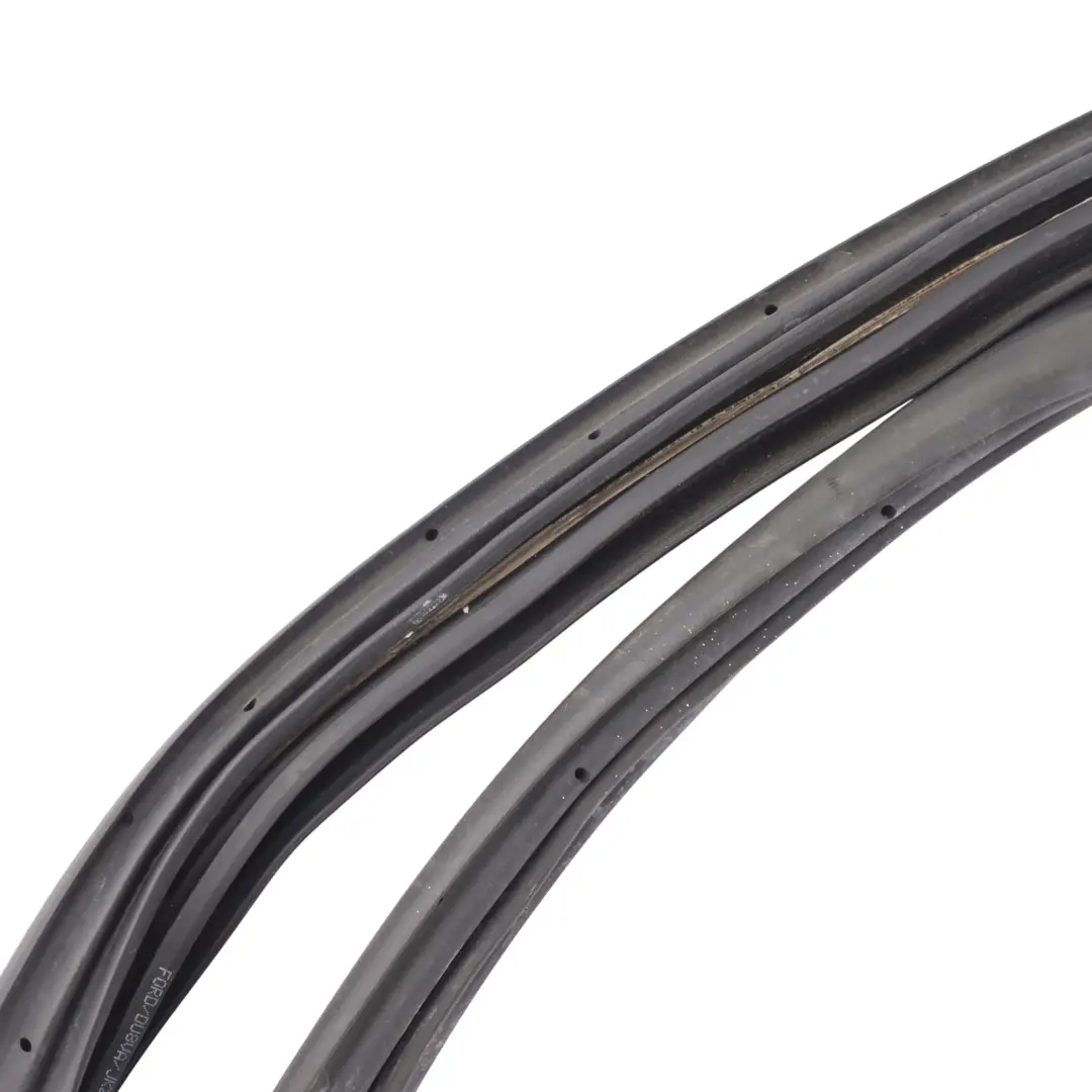 Sliding Door Seal Gasket Rubber Right O/S JK21-V253A10-AB to Ford Transit Custom with Part number 2451542 Ford Transit Custom Sliding Door Seal Gasket Rubber Right O/S JK21-V253A10-AB - SKU 2451542 - Part number 2451542