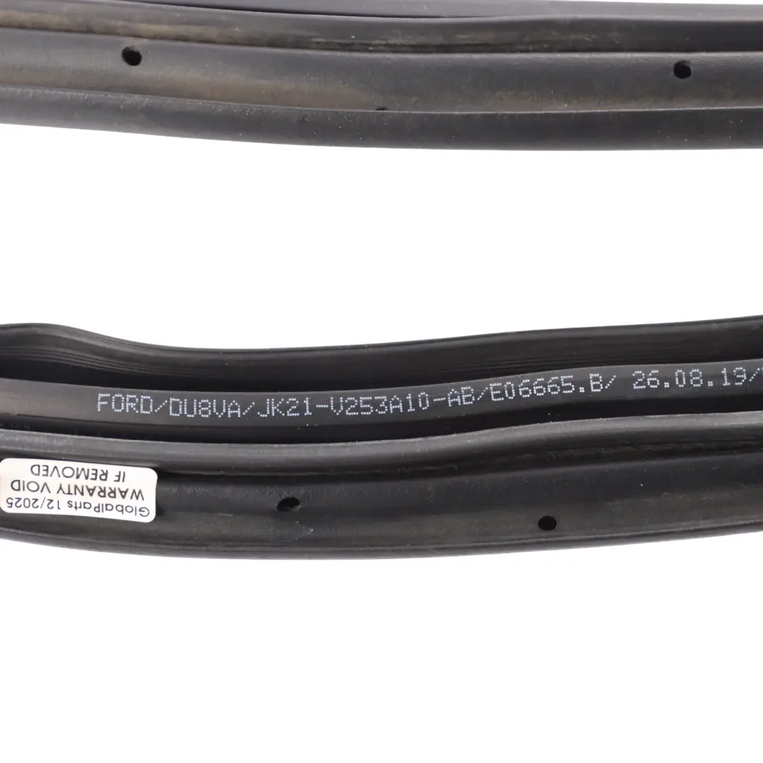 Sliding Door Seal Gasket Rubber Right O/S JK21-V253A10-AB to Ford Transit Custom with Part number 2451542 Ford Transit Custom Sliding Door Seal Gasket Rubber Right O/S JK21-V253A10-AB - SKU 2451542 - Part number 2451542