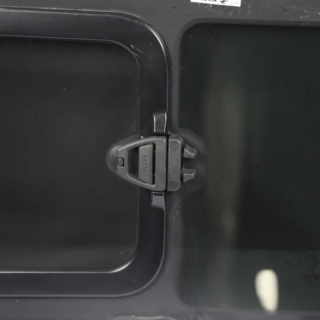 Sliding Side Door Window Glass Rear Right O/S Glazing AS2 to Ford Transit Custom with Part number 2581622 Ford Transit Custom Sliding Side Door Window Glass Rear Right O/S Glazing AS2 - SKU 2581622 - Part number 2581622