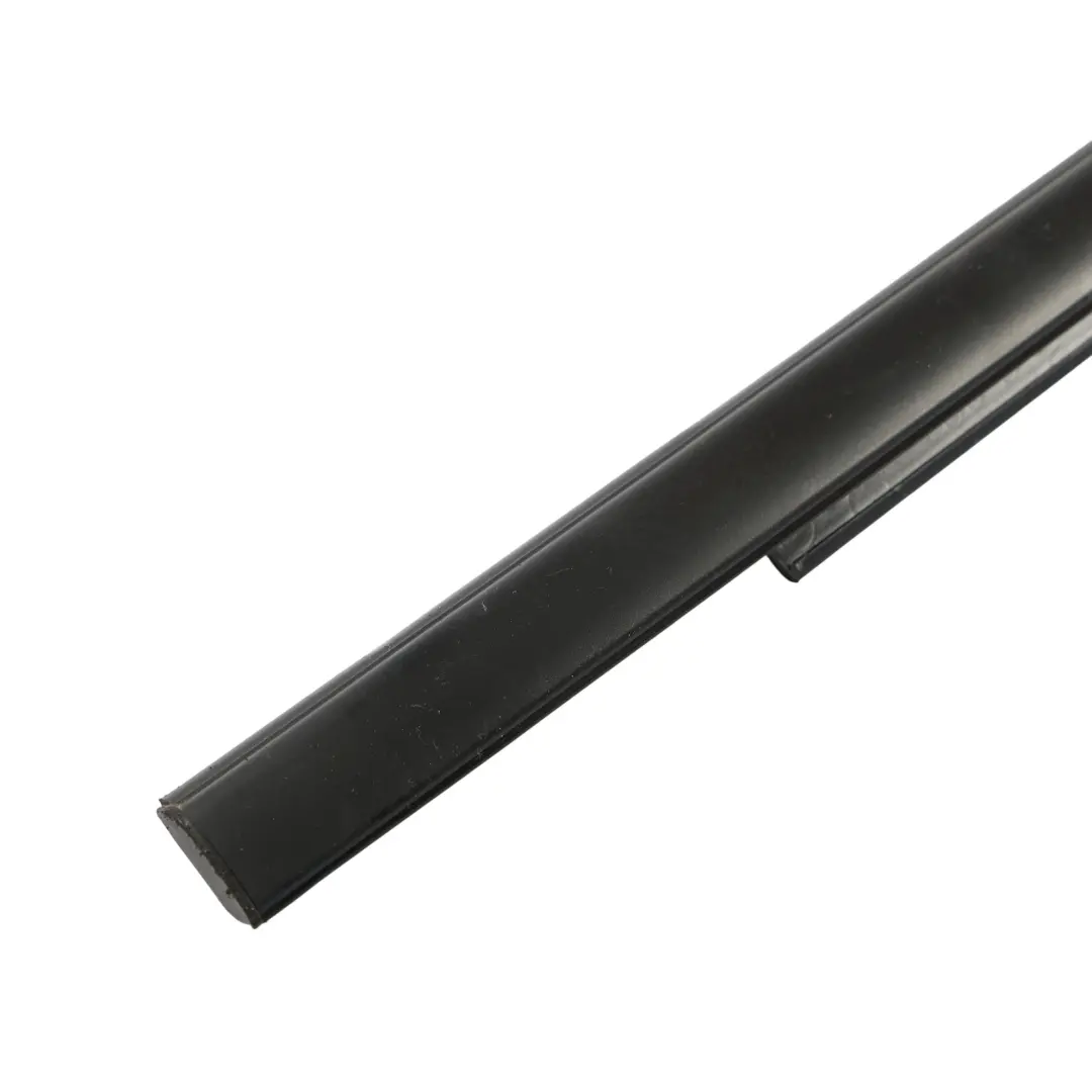 Volkswagen VW Amarok NF Moldura De Ventana Puerta Trasera Izquierda Negro - SKU 2HJ839471G - Número de pieza 2HJ839471G