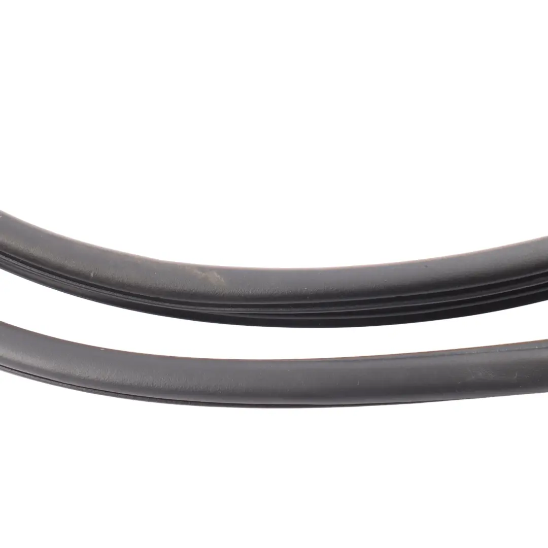 Mk2 Rear Door Seal Rubber Gasket Inner Right O/S to VW Volkswagen Amarok with Part number 2HJ839912B VW Volkswagen Amarok Mk2 Rear Door Seal Rubber Gasket Inner Right O/S - SKU 2HJ839912B - Part number 2HJ839912B