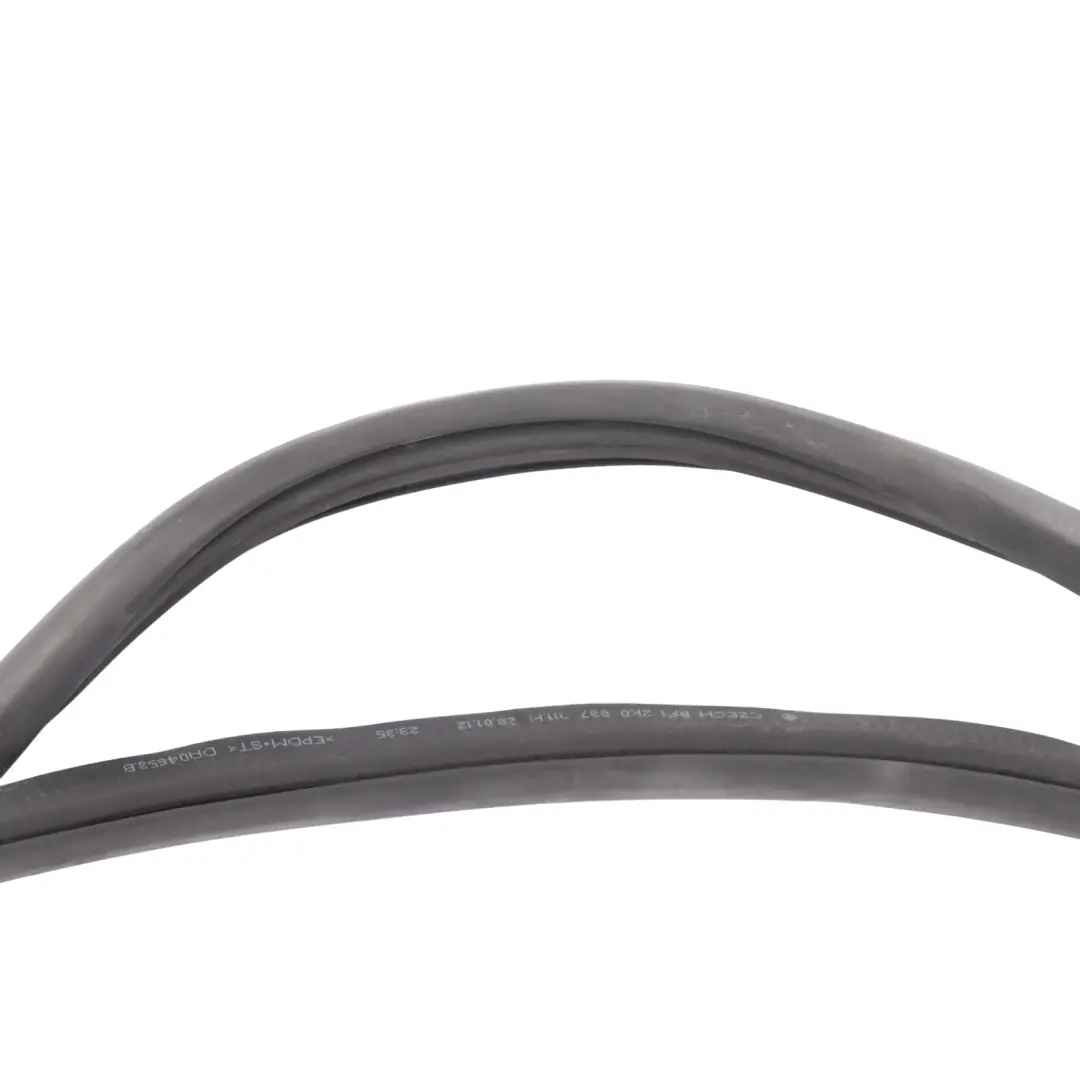 Uszczelka Drzwi Przód Lewo Prawo do Volkswagen Caddy Maxi o numerze 2K0837911J Volkswagen Caddy Maxi Uszczelka Drzwi Przód Lewo Prawo - SKU 2K0837911J - Numer Części 2K0837911J