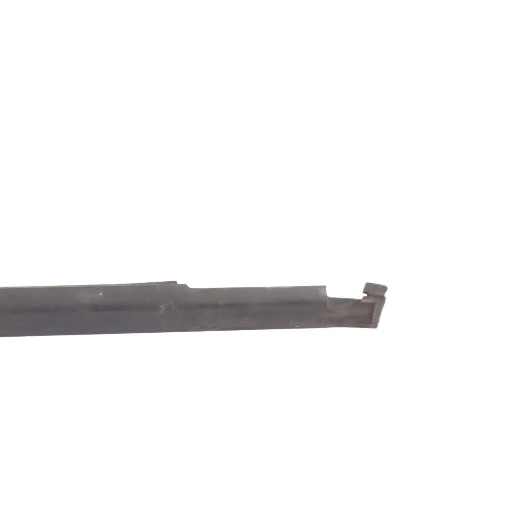 2K Türfenster Dichtung Streifen Vorne Links für Volkswagen Caddy mit Teilenummer 2K5837477 Volkswagen Caddy 2K Türfenster Dichtung Streifen Vorne Links - SKU 2K5837477 - Teilenummer 2K5837477