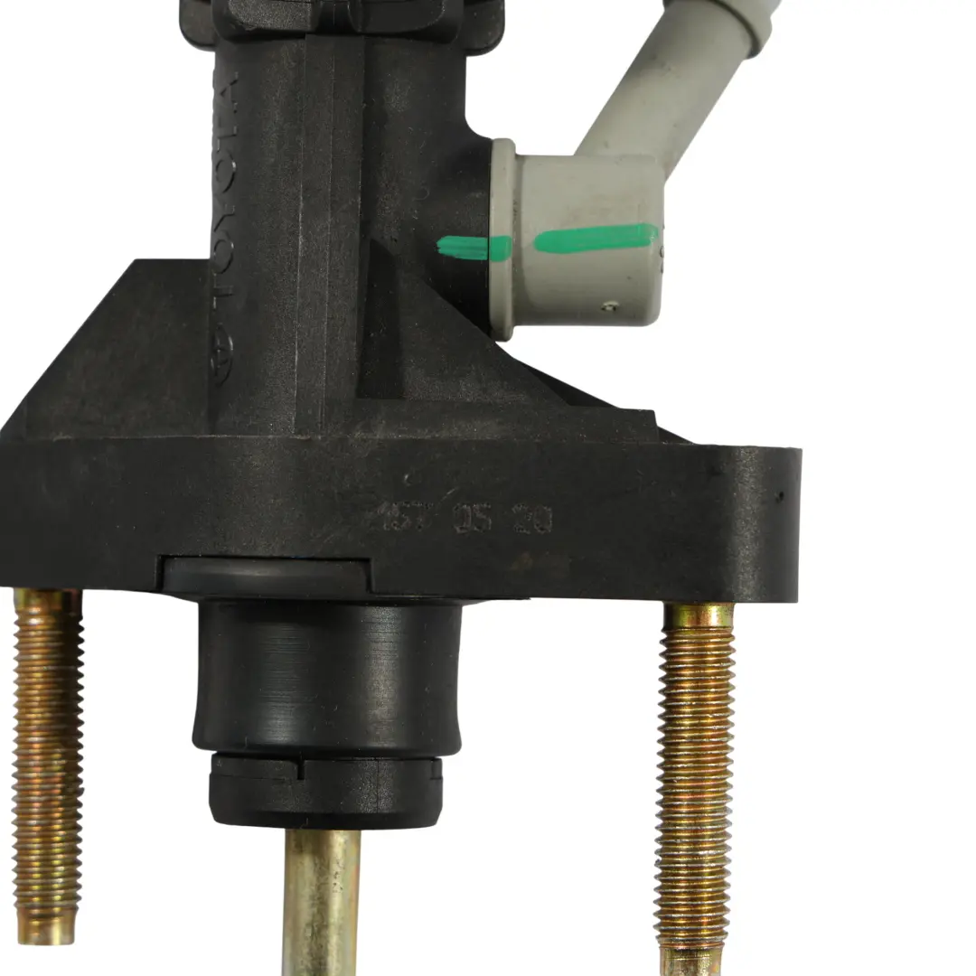 XP10 Clutch Master Cylinder to Toyota Yaris with Part number 314200D050 Toyota Yaris XP10 Clutch Master Cylinder - SKU 314200D050 - Part number 314200D050