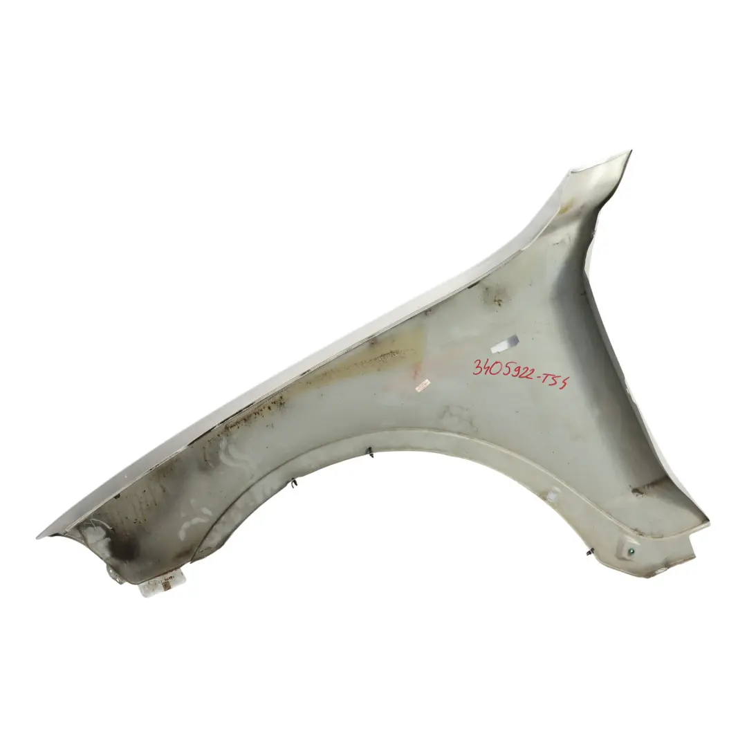 Pannello Laterale Parafango Anteriore Destra Titansilber Argento 354 per BMW X3 E83 con numero di parte 3405922 BMW X3 E83 Pannello Laterale Parafango Anteriore Destra Titansilber Argento 354 - SKU 3405922-TS4 - Numero di parte 3405922