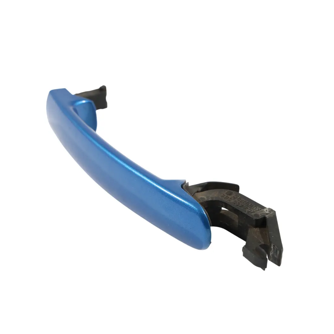 Mk2 1Z Maniglia Porta Anteriore Destra Race Blue Metallic - F5W per Skoda Octavia con numero di parte 3B0837207 Skoda Octavia Mk2 1Z Maniglia Porta Anteriore Destra Race Blue Metallic - F5W - SKU 3B0837207-RAB - Numero di parte 3B0837207