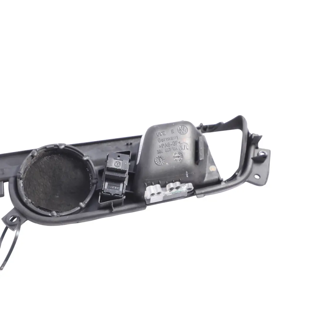 Mk1 Front Door Inner Handle Cover Right O/S to VW Volkswagen Phaeton with Part number 3D0837114 VW Volkswagen Phaeton Mk1 Front Door Inner Handle Cover Right O/S - SKU 3D0837114 - Part number 3D0837114