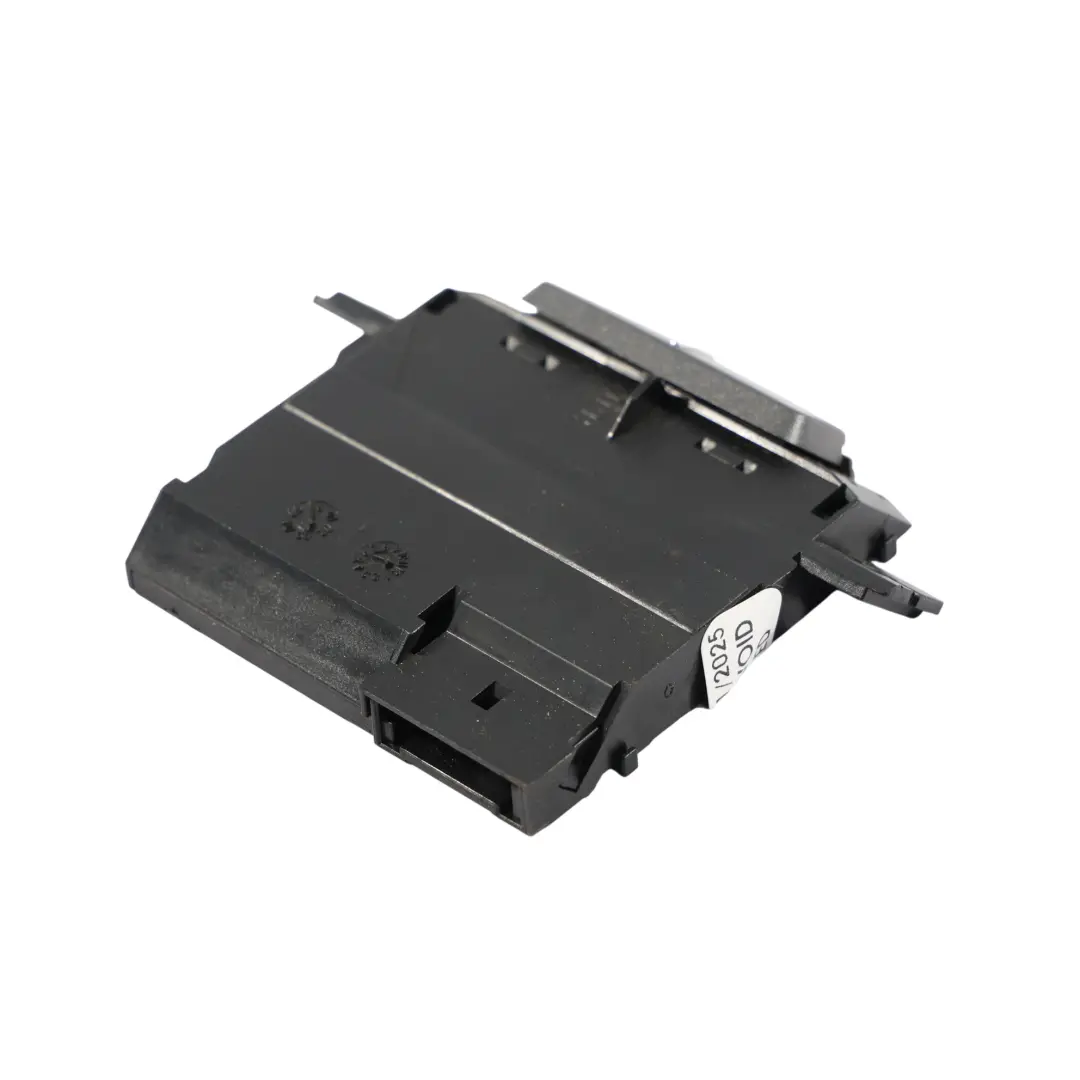 Przełącznik Nawiewu Powietrza Środek Przód do Volkswagen Phaeton 3D o numerze 3D0919815L Volkswagen Phaeton 3D Przełącznik Nawiewu Powietrza Środek Przód - SKU 3D0919815L - Numer Części 3D0919815L