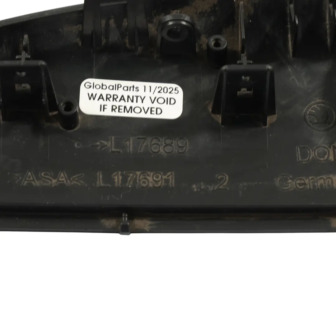 1Z Osłona Lusterka Panel Dolny Lewy Przód do Skoda Octavia II o numerze 3T0857603 Skoda Octavia II 1Z Osłona Lusterka Panel Dolny Lewy Przód - SKU 3T0857603 - Numer Części 3T0857603