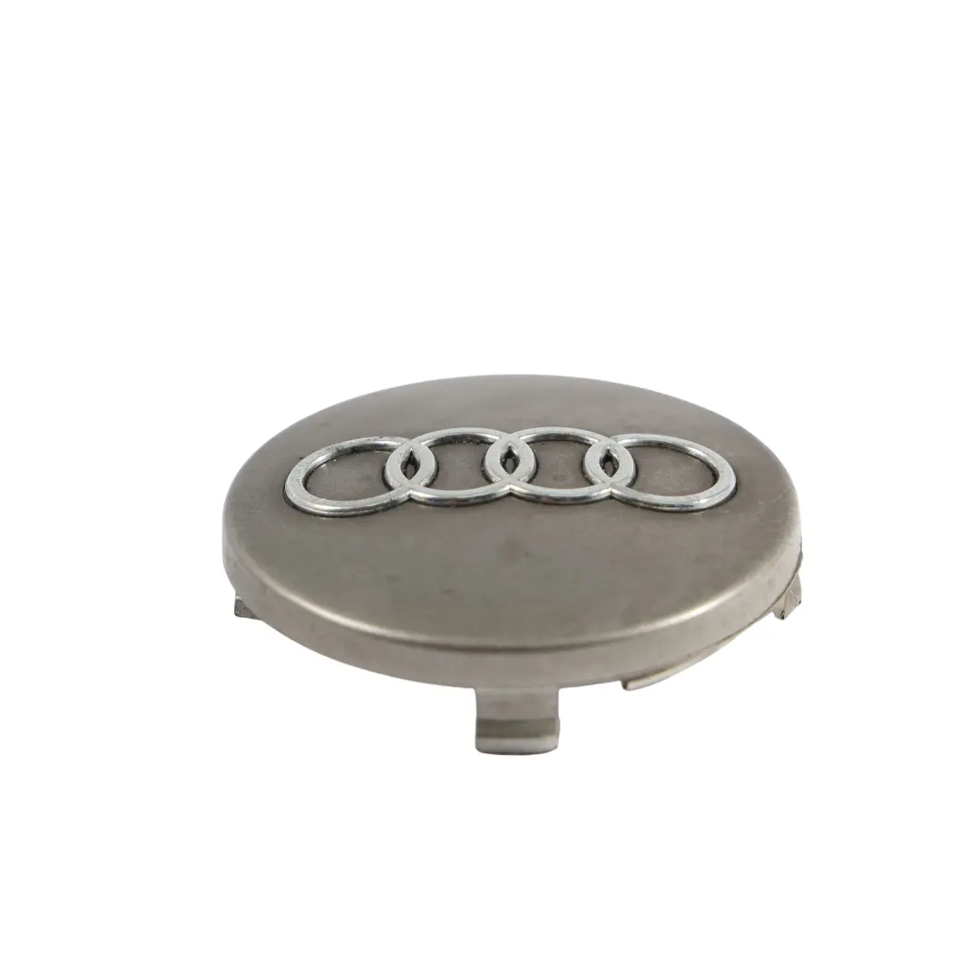 Srebrny Dekielek Kapsel Felgi Emblemat Środkowy do Audi A3 8P o numerze 4B0601170 Audi A3 8P Srebrny Dekielek Kapsel Felgi Emblemat Środkowy - SKU 4B0601170 - Numer Części 4B0601170