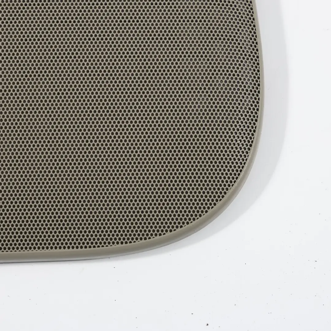 Tapa Altavoz Tarjeta Puerta Trasera Izquierda Bose Gris para Audi A8 S8 D3 con número de pieza 4E0035419 Audi A8 S8 D3 Tapa Altavoz Tarjeta Puerta Trasera Izquierda Bose Gris - SKU 4E0035419 - Número de pieza 4E0035419