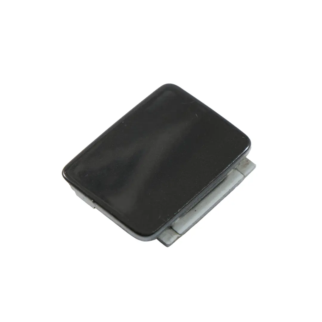 Osłona Haka Holowniczego Zderzak Tył Czarna Phantom Black Z9Y do Audi A8 D3 o numerze 4E0807441A Audi A8 D3 Osłona Haka Holowniczego Zderzak Tył Czarna Phantom Black Z9Y - SKU 4E0807441A-PHB - Numer Części 4E0807441A