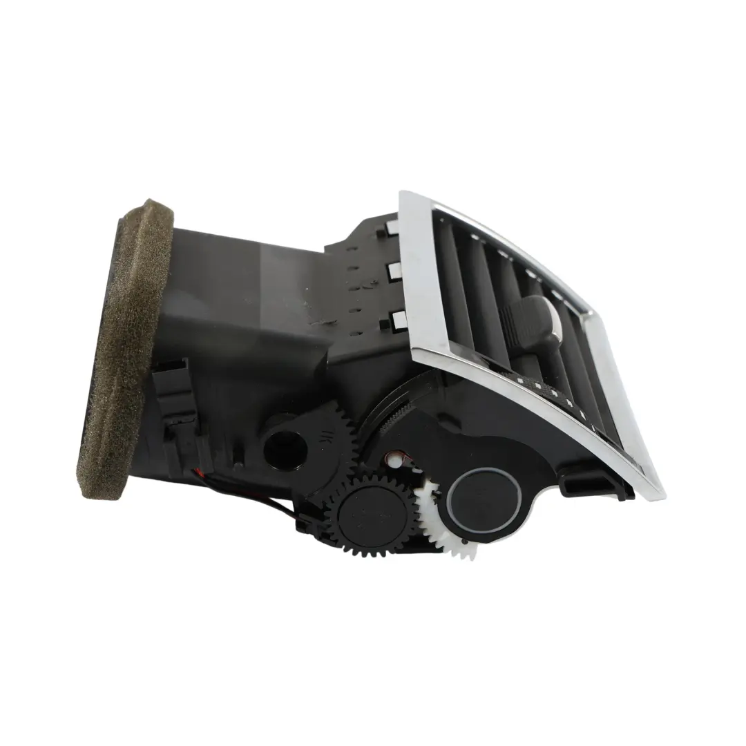 Cruscotto Griglia Aerazione Rivestimento Anteriore Destro per Audi A8 D3 con numero di parte 4E0820902 Audi A8 D3 Cruscotto Griglia Aerazione Rivestimento Anteriore Destro - SKU 4E0820902 - Numero di parte 4E0820902