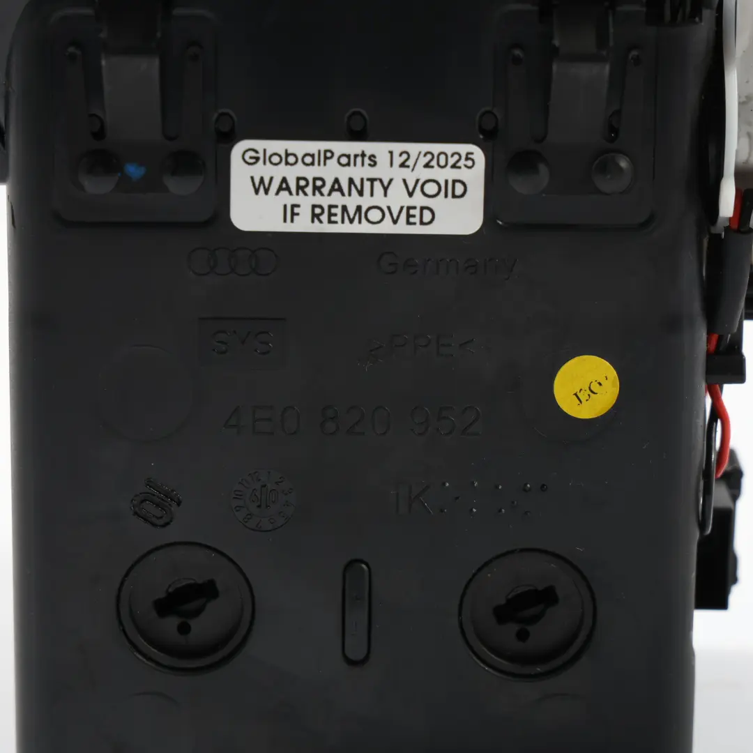 Audi A8 D3 Cruscotto Griglia Ventilazione Rivestimento Centro Destra - SKU 4E0820952 - Numero di parte 4E0820952