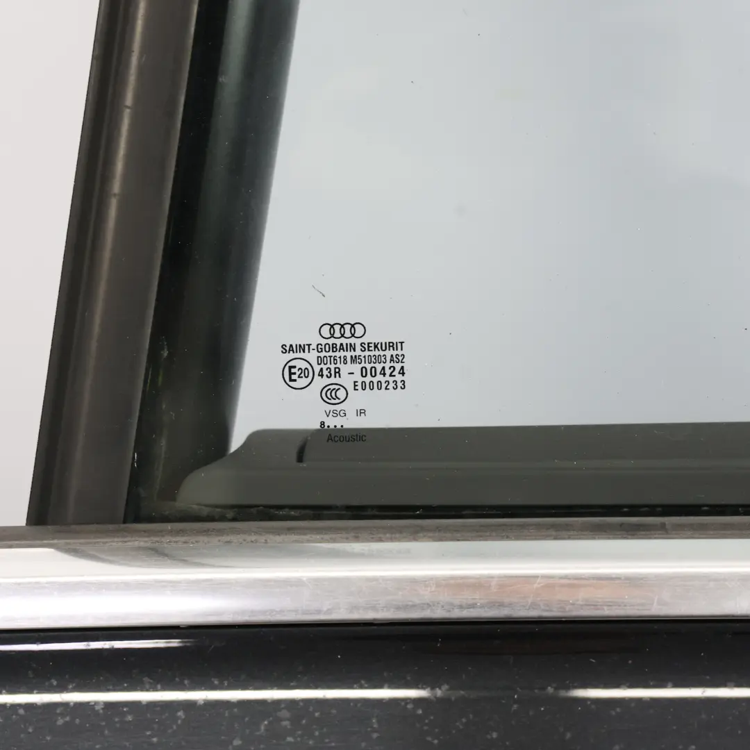 Porta Posteriore Sinistra Pannello Phantom Black - Z9Y per Audi A8 S8 D3 con numero di parte 4E0833051C Audi A8 S8 D3 Porta Posteriore Sinistra Pannello Phantom Black - Z9Y - SKU 4E0833051C-PHB - Numero di parte 4E0833051C