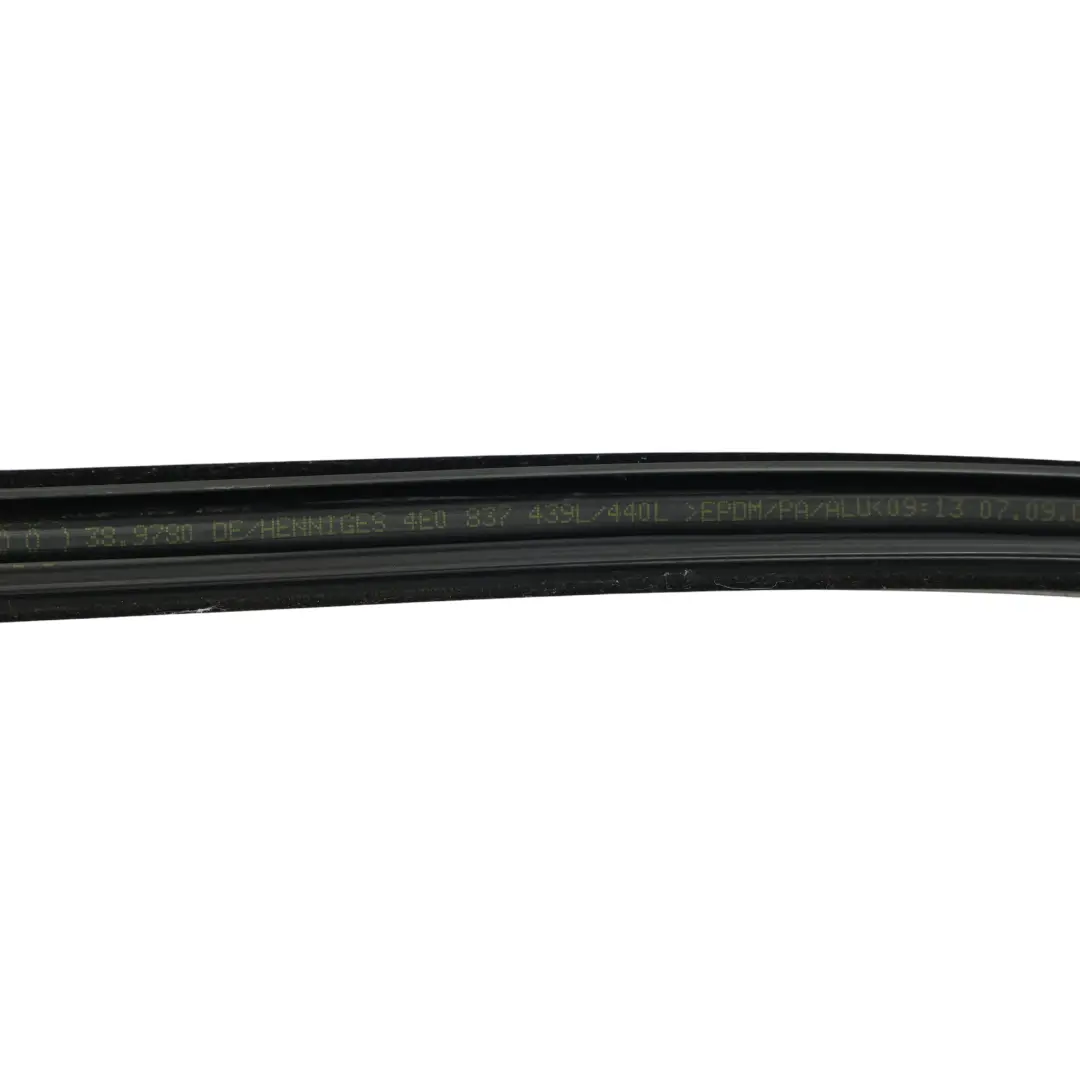 Fenster Rahmen Dichtung Gummi Vorne Rechts für Audi A8 S8 D3 mit Teilenummer 4E0837440L Audi A8 S8 D3 Fenster Rahmen Dichtung Gummi Vorne Rechts - SKU 4E0837440L - Teilenummer 4E0837440L