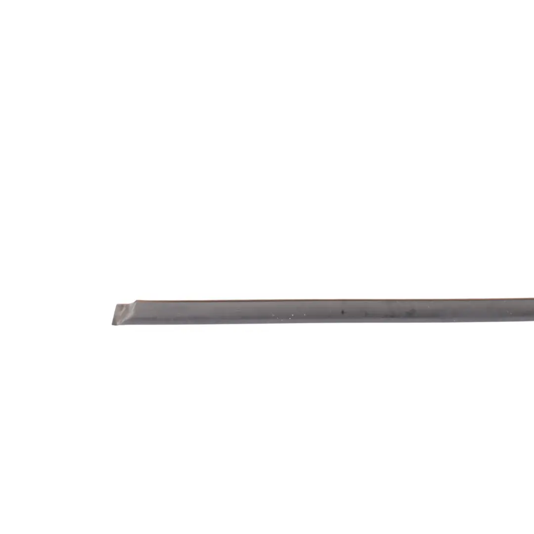 Deflettore Acqua Parabrezza Anteriore Destro Nero per Audi A8 D3 con numero di parte 4E0854328D Audi A8 D3 Deflettore Acqua Parabrezza Anteriore Destro Nero - SKU 4E0854328D - Numero di parte 4E0854328D