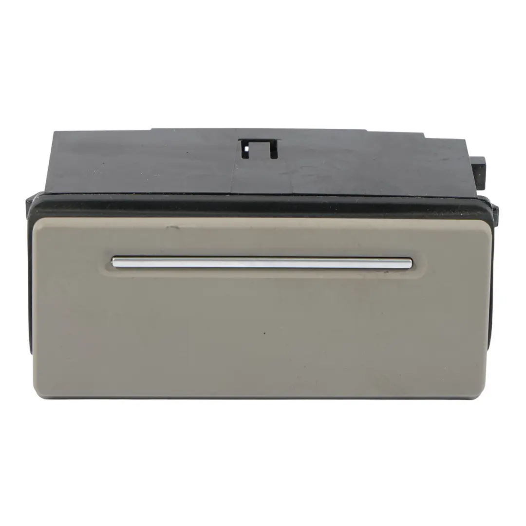 Garniture Cendrier Porte Arrière Droite Gris Platine 4E0857406E pour Audi S8 D3 à propos du numéro de pièce 4E0857405E Audi S8 D3 Garniture Cendrier Porte Arrière Droite Gris Platine 4E0857406E - SKU 4E0857405E - Numéro de pièce 4E0857405E